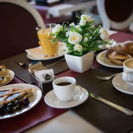 Castello Castriota Scanderbeg Couette-café