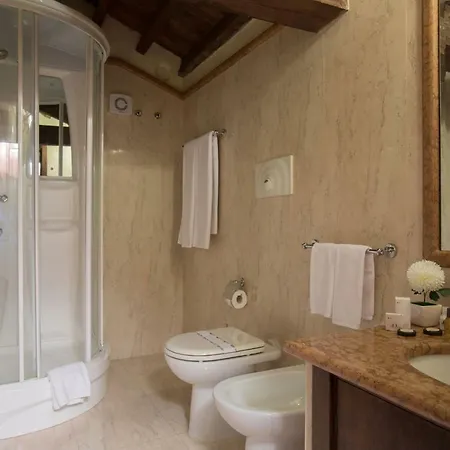 Castello Castriota Scanderbeg Bed & Breakfast