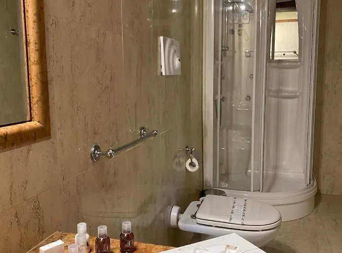 Castello Castriota Scanderbeg Oda ve Kahvaltı Galatina